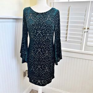 Jessica Howard Hunter Green Velvet Burnout Look Flare Sleeve Dress Women’s Sz 6